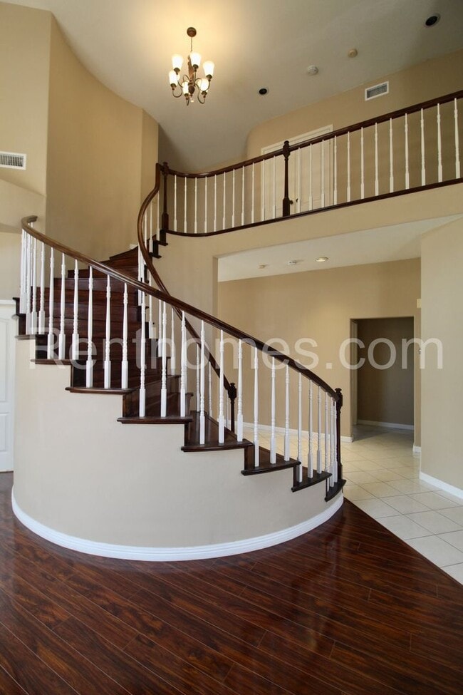 Building Photo - 11743 Windcrest Ln