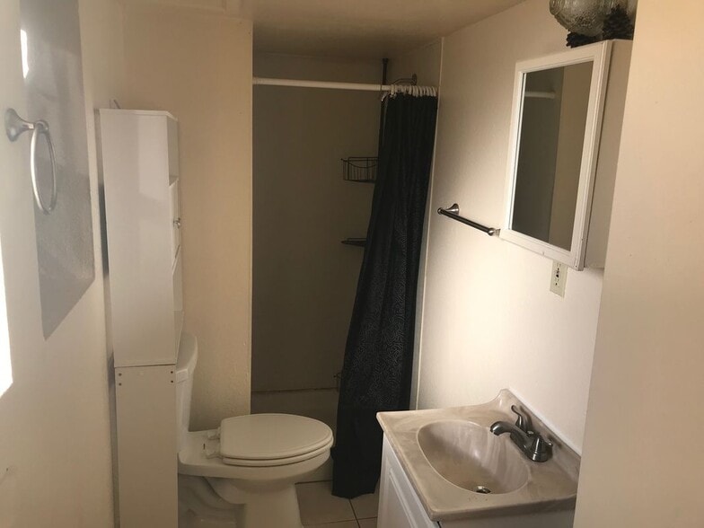 Building Photo - 630 E Boulder St