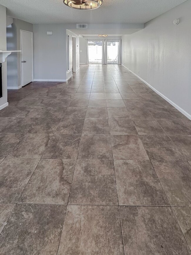 Building Photo - JUST REMODELED! Great Floor Plan! 2 Bedroom 2 Bathroom Townhome FOR RENT!