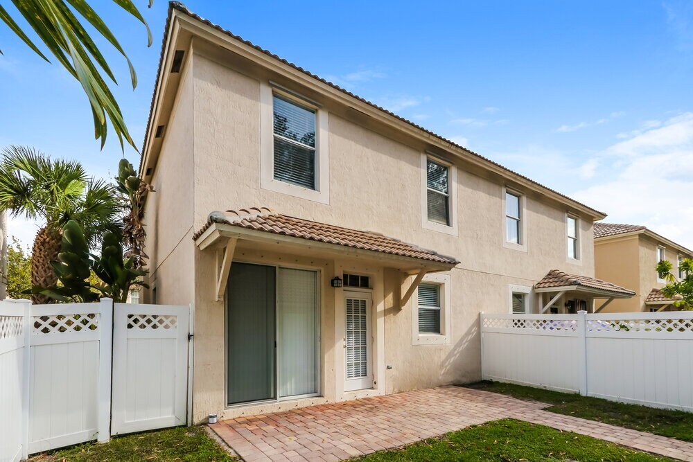 Building Photo - 8054 Murano Cir