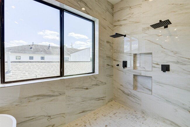 Building Photo - 1803 Dunlavy St