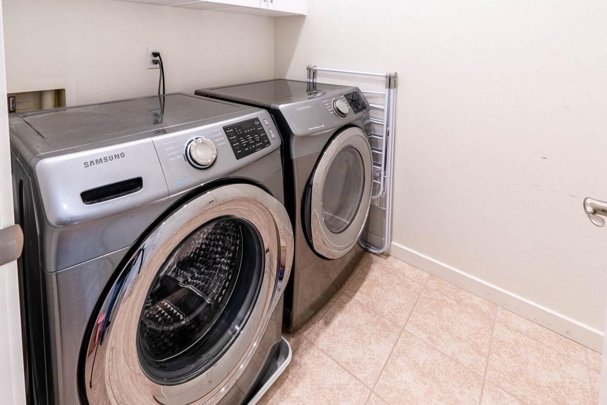 Building Photo - 62 Savannah