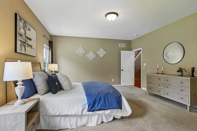 Building Photo - Executive Lease Opportunity - 4 Bed 3 Bath