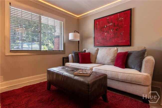 Building Photo - 760 E Campus Rd