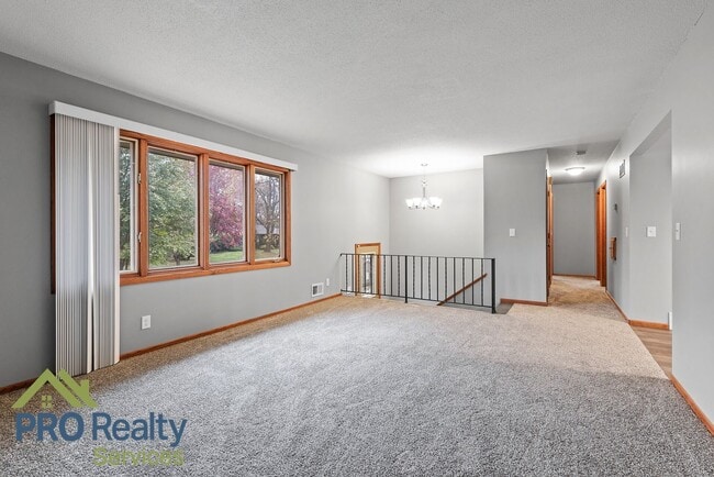 Building Photo - 3 Bedroom Plus Den Home