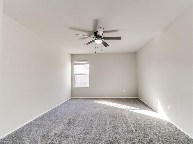 Building Photo - 2217 Stella Rd