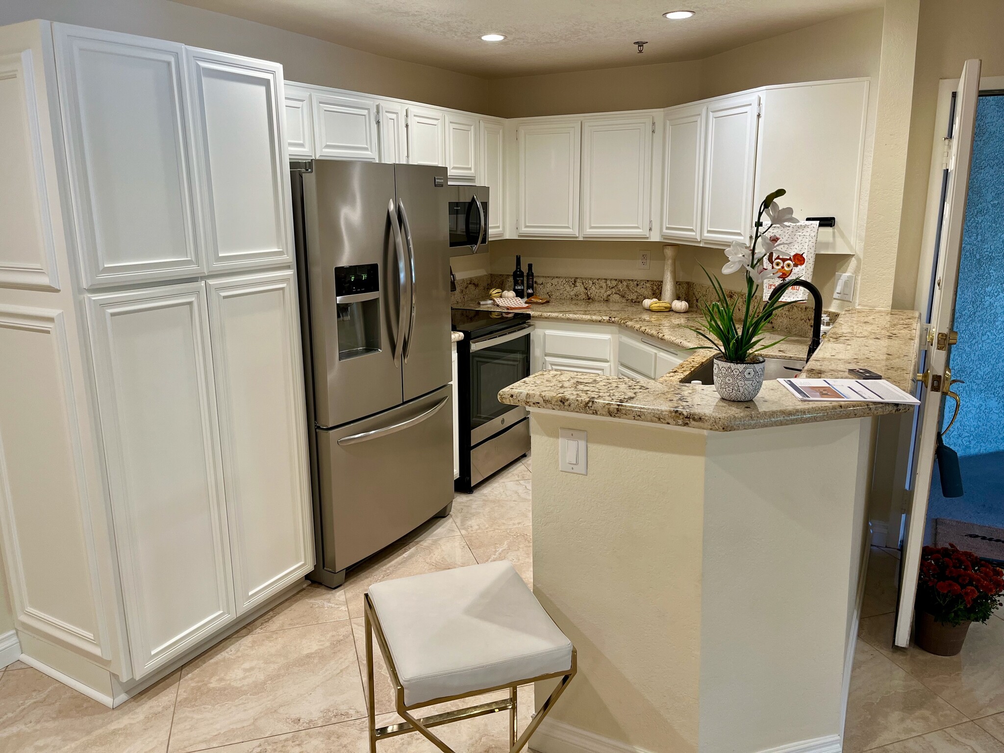 Building Photo - 653 Oak Run Trl