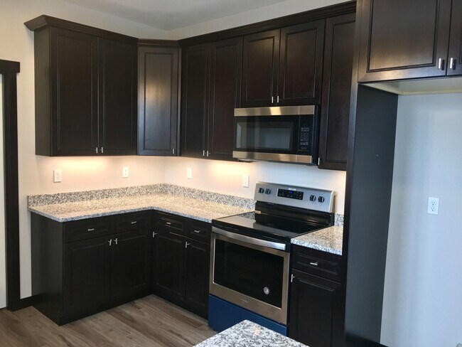 Building Photo - 2303 Landon Ln