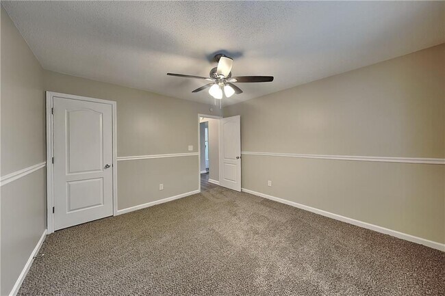 Building Photo - 85 Ellen Glen Way