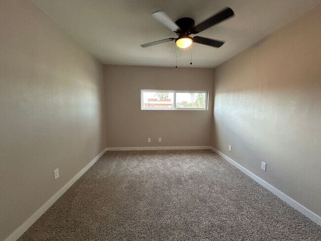 Building Photo - 2699 E Silk Oak Dr