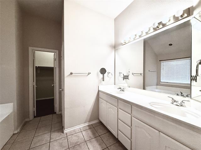 Building Photo - 8832 Fayetteville Dr