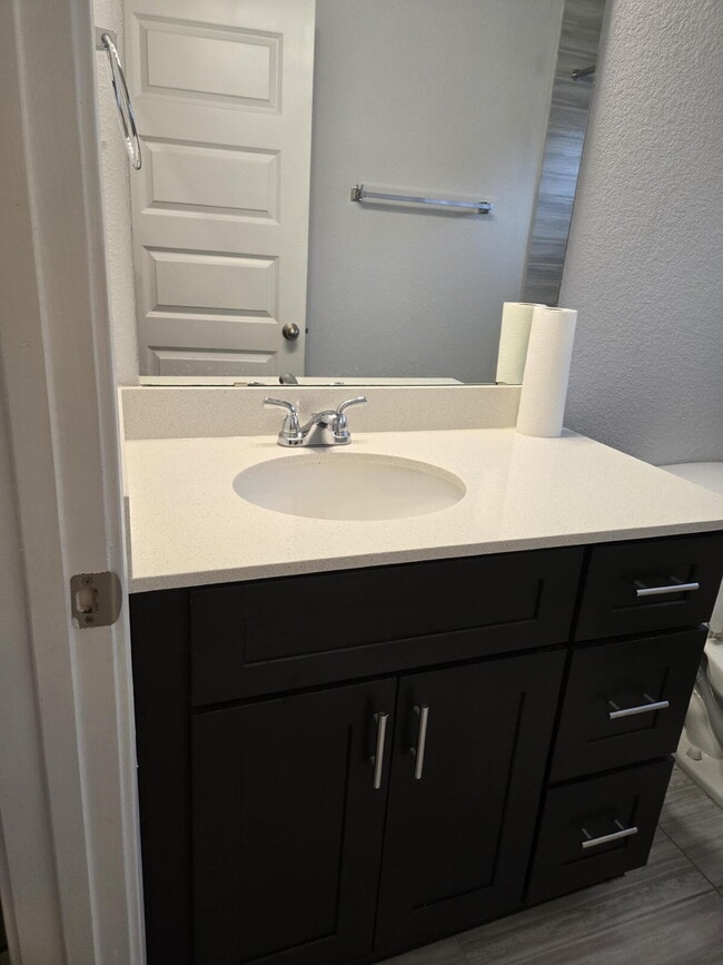 Building Photo - Gorgeous First Time Rental, 4 bed, 3 full bath in highly desirable Hills of Bear Creek