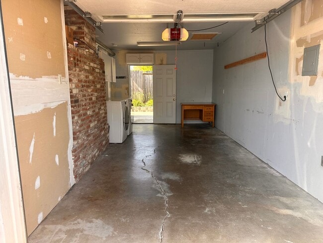 Building Photo - 3BD/1BA Home in Lovely Westwood Neighborhood
