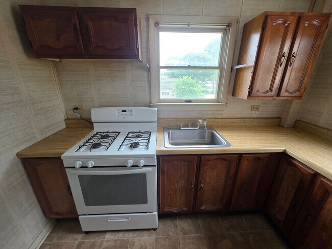 Building Photo - 3 Bedroom Apartment - Saugerties