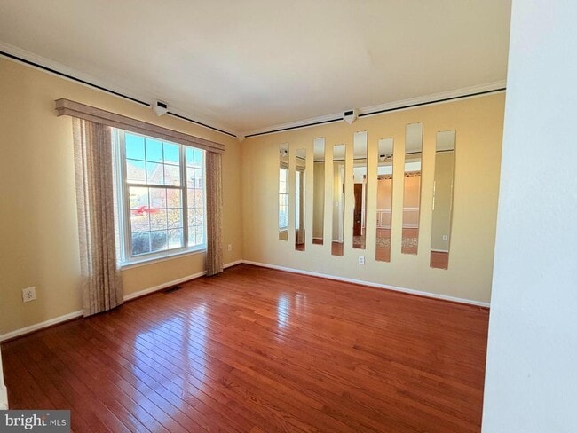 Building Photo - 15 Moonlight Ct