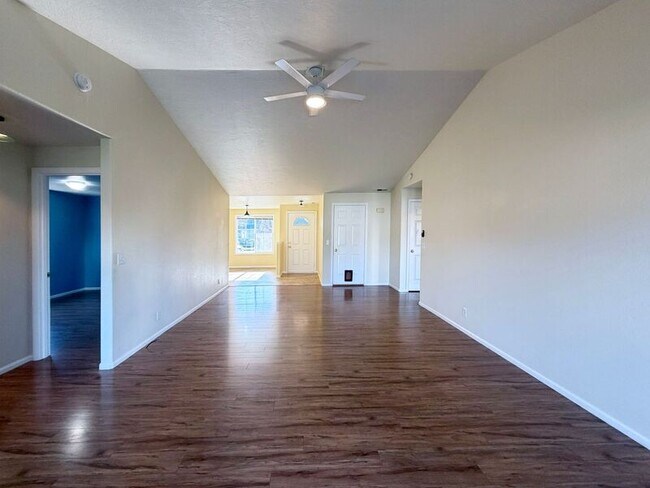 Building Photo - 1378 T St