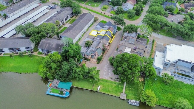 Building Photo - 1219 Saxony Ln