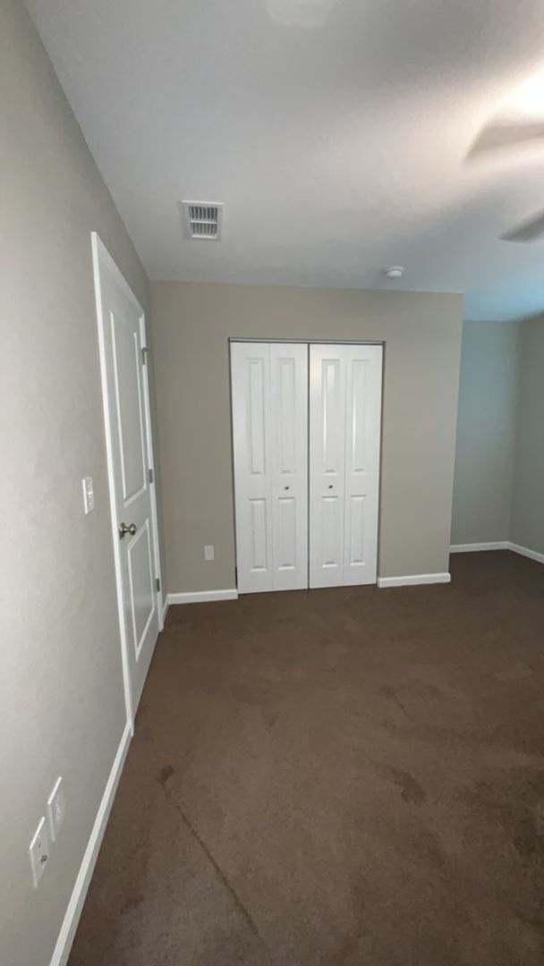 Building Photo - AVAILABLE NOW! 3/3 Condo convenient to FSU...