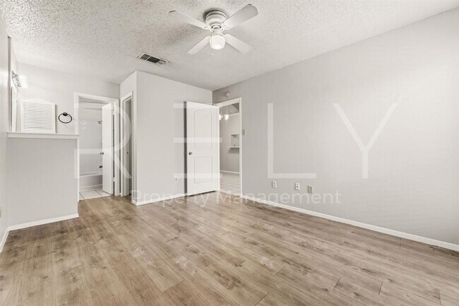 Building Photo - 409 Greenlawn Blvd