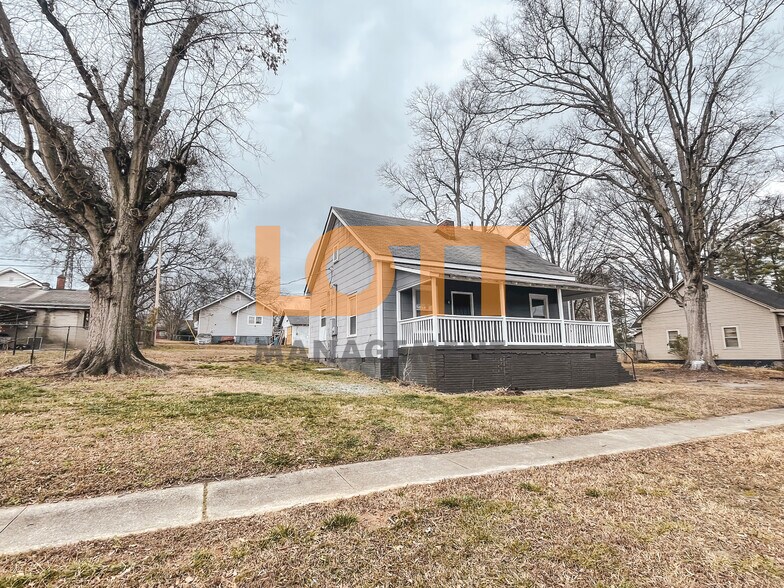 Building Photo - 12 N YMCA ST