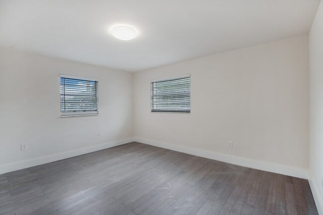 Building Photo - 522 NW 47th Terrace