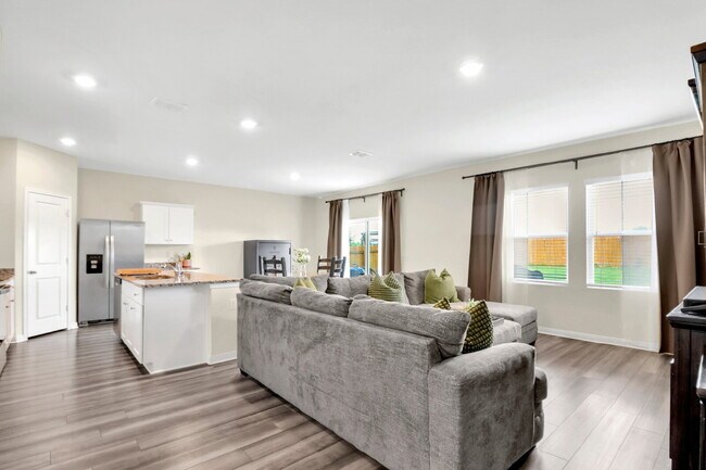 Building Photo - "Spacious 4-Bedroom Retreat with Granite Elegance in San Antonio!"