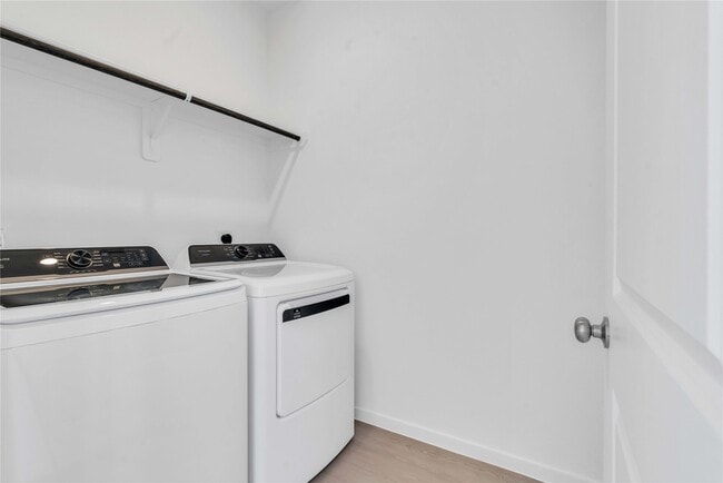 Building Photo - 13728 Windward Mist Dr