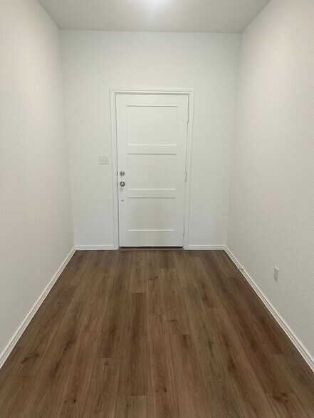 Building Photo - 167 Jeffers