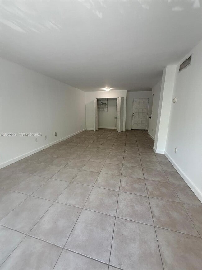Building Photo - 750 NE 64th St