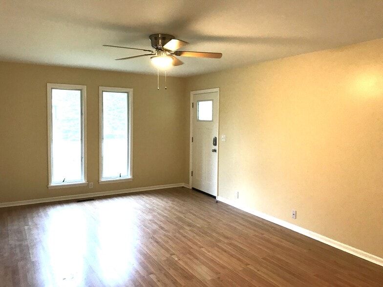 Building Photo - 18288 Swiss Dr