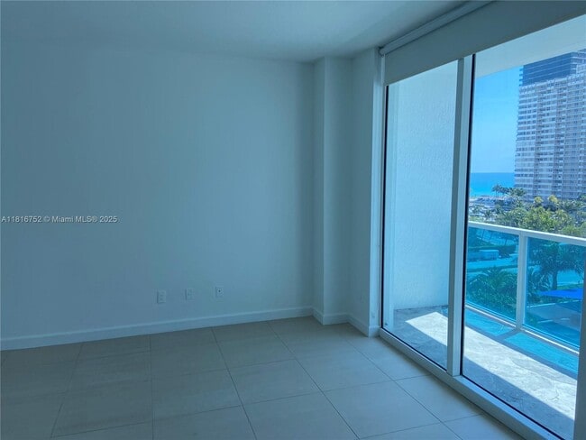 Building Photo - 1945 S Ocean Dr