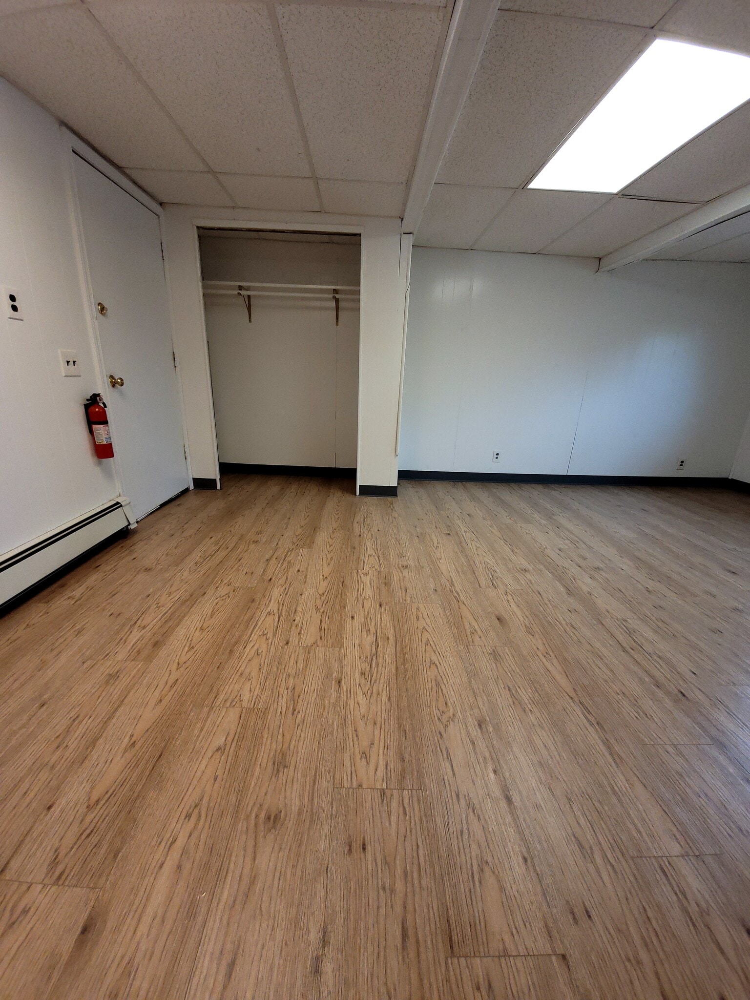 Building Photo - 1128 Hess Ave