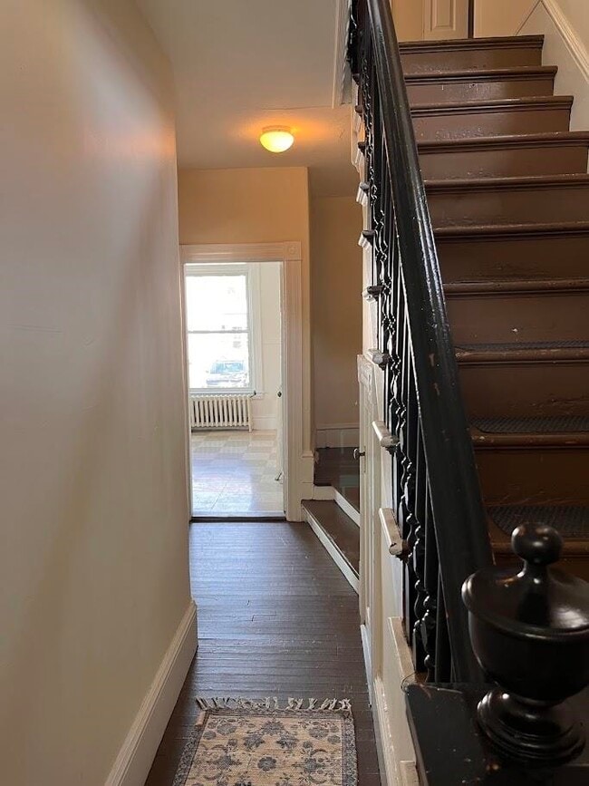 Building Photo - 408 Porter St