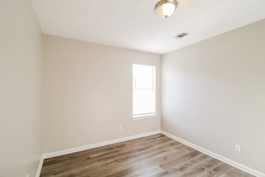 Building Photo - 1165 Mundys Mill Rd