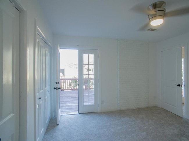Building Photo - 10602 Riverview Dr