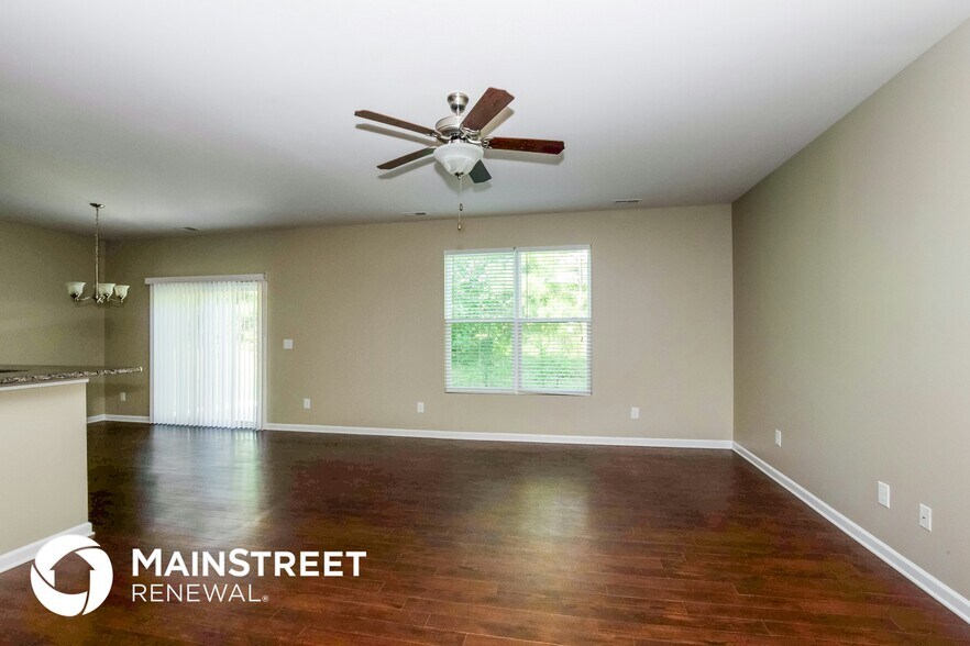 Building Photo - 309 Augustus Lane