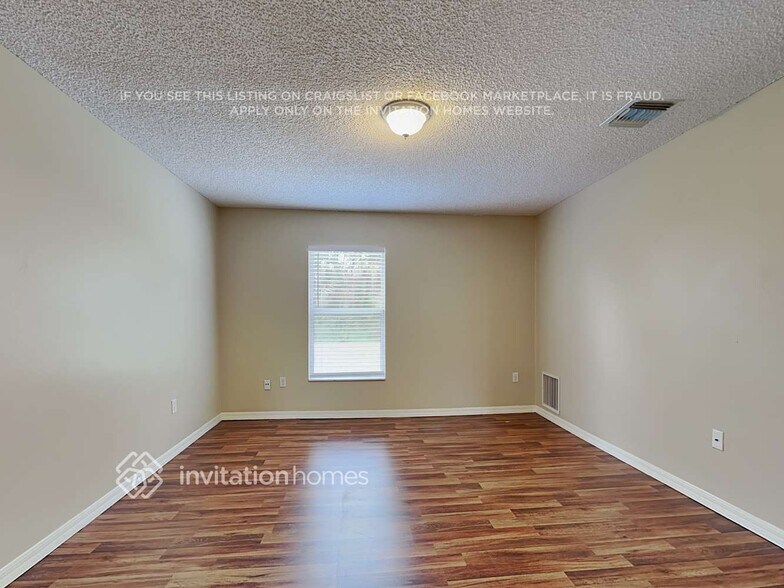 Building Photo - 1718 Hazelton St NW