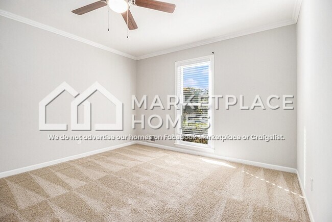 Building Photo - 1732 Fontaine Dr