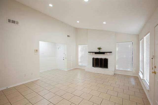 Building Photo - 12501 Hornbeam Dr