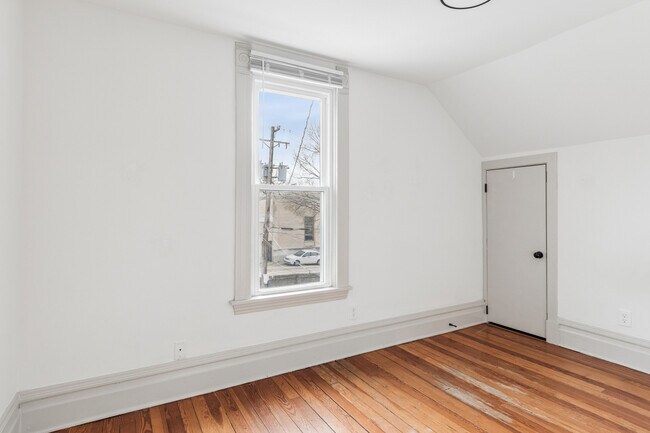 Building Photo - 2 West St