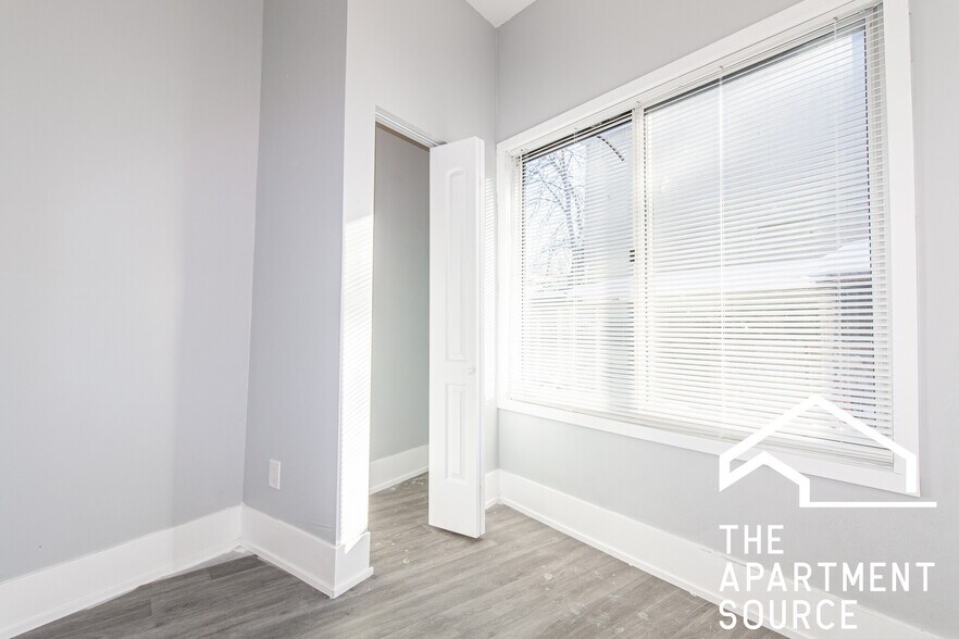 Building Photo - 2659 W Homer St