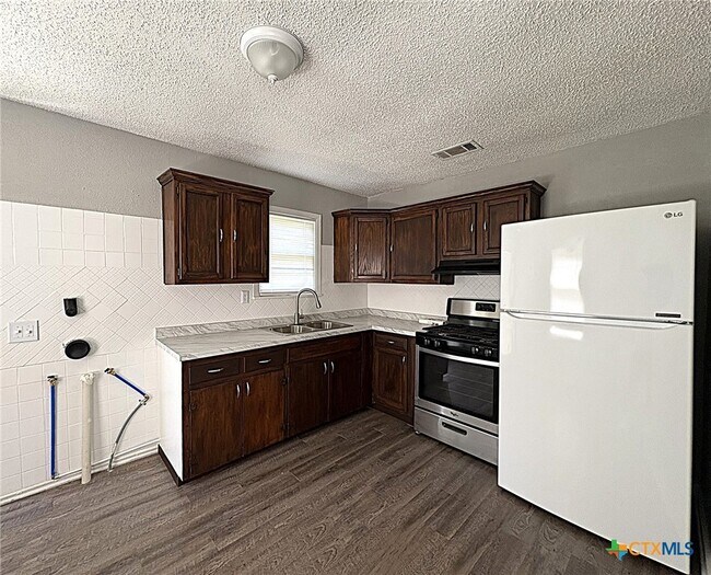 Building Photo - 306 N Ann Blvd