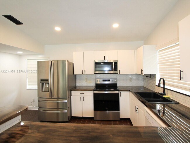 Building Photo - 14740 SW 108th Terrace