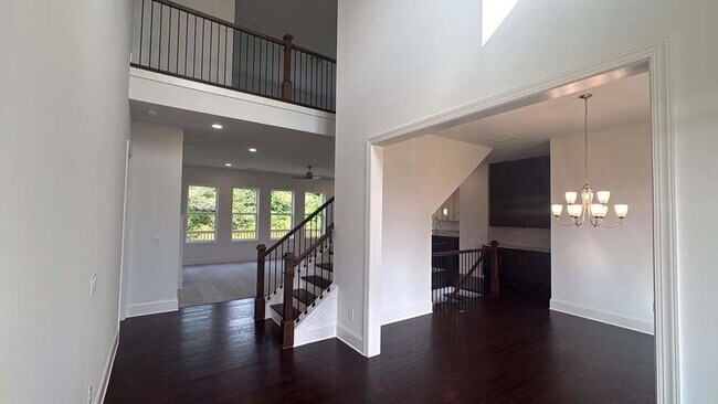 Building Photo - 5365 Travers Ln