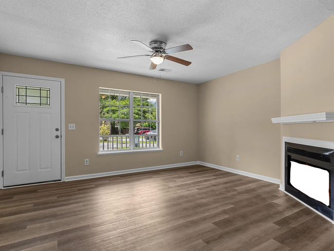 Building Photo - 207 Townes Ct