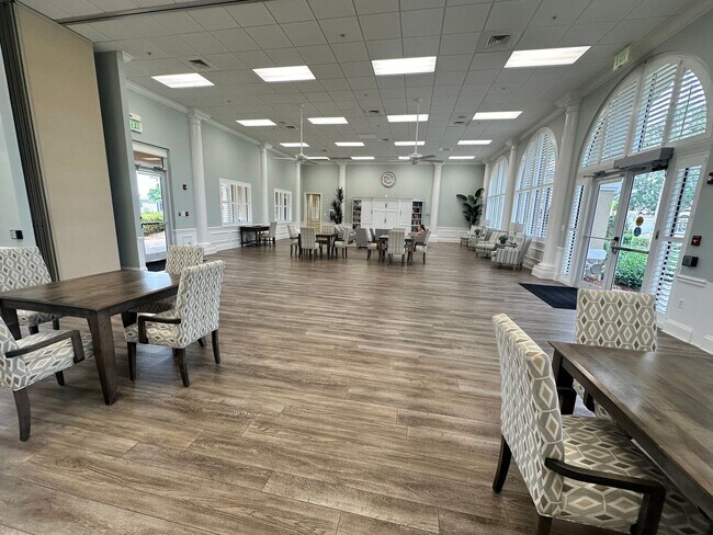 Building Photo - 4-bd,3-bth in The Isles-One Of Palmer Ranch’s Most Sought After Community