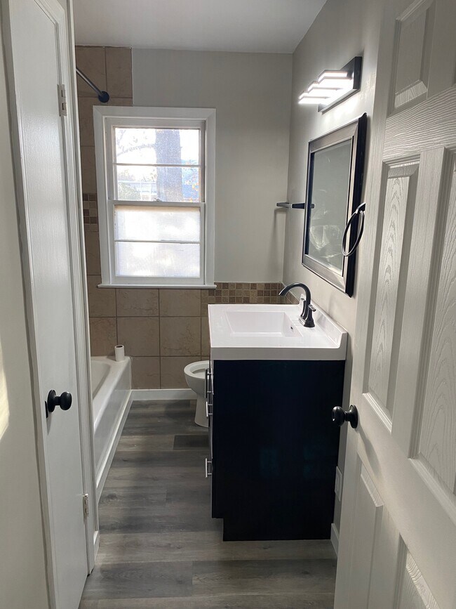 Building Photo - 3807 N Faber Ave