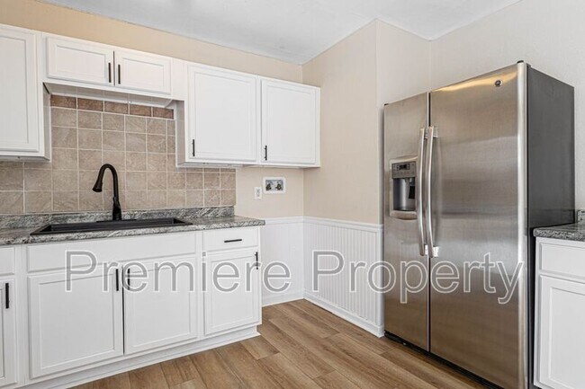 Building Photo - 11313 Donnelly Ave