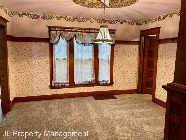 Building Photo - 4 br, 2 bath House - 2208 E Redwood Blvd