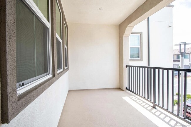 Building Photo - 516 Avenida Centro